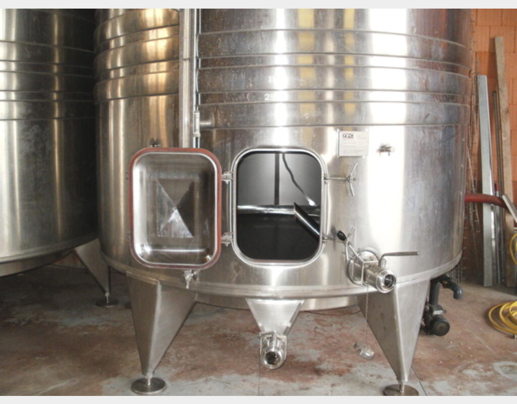 Cuve stockage/vinification INOX 316L/304 - Volume : 25000 litres (250 hectos)