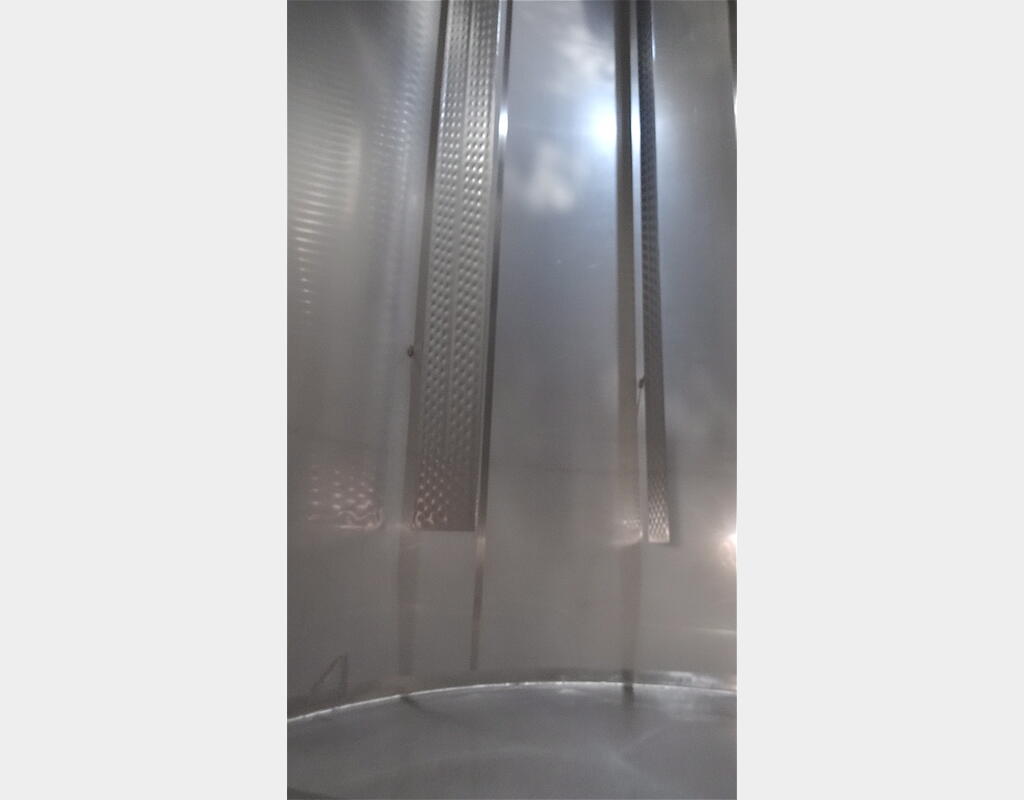 Cuve INOX 316 sur socle avec drapeau - Volume : 255 hecto (25500 litres)