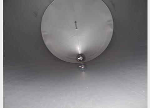 Cuve INOX agitée et isolée - Volume : 25 000 litres (250 hls)