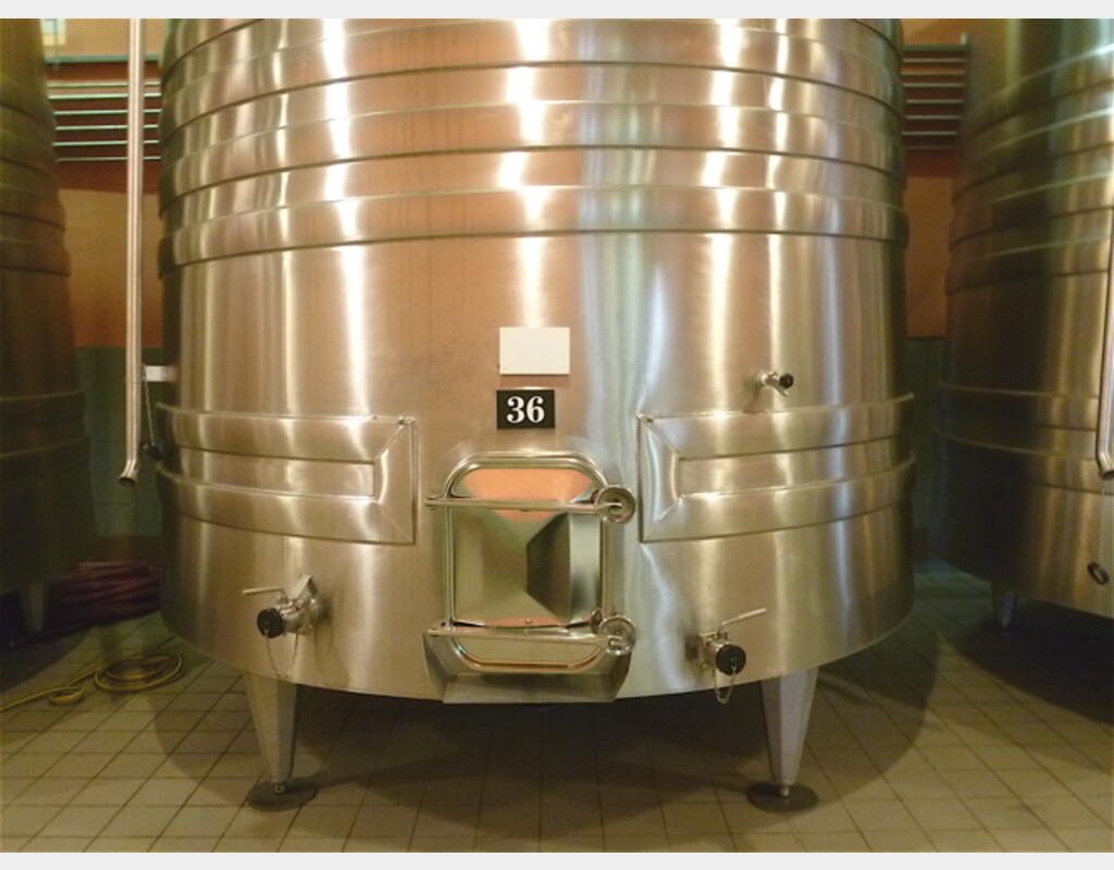 Cuve vinification INOX 304 tronconique - Volume : 177,7 hecto (17770 litres)