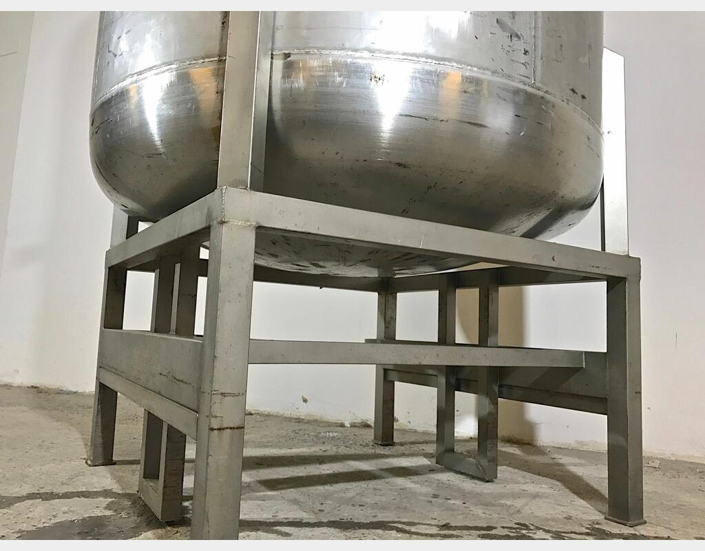 Cuve de stockage cylindrique verticale - de 700 L