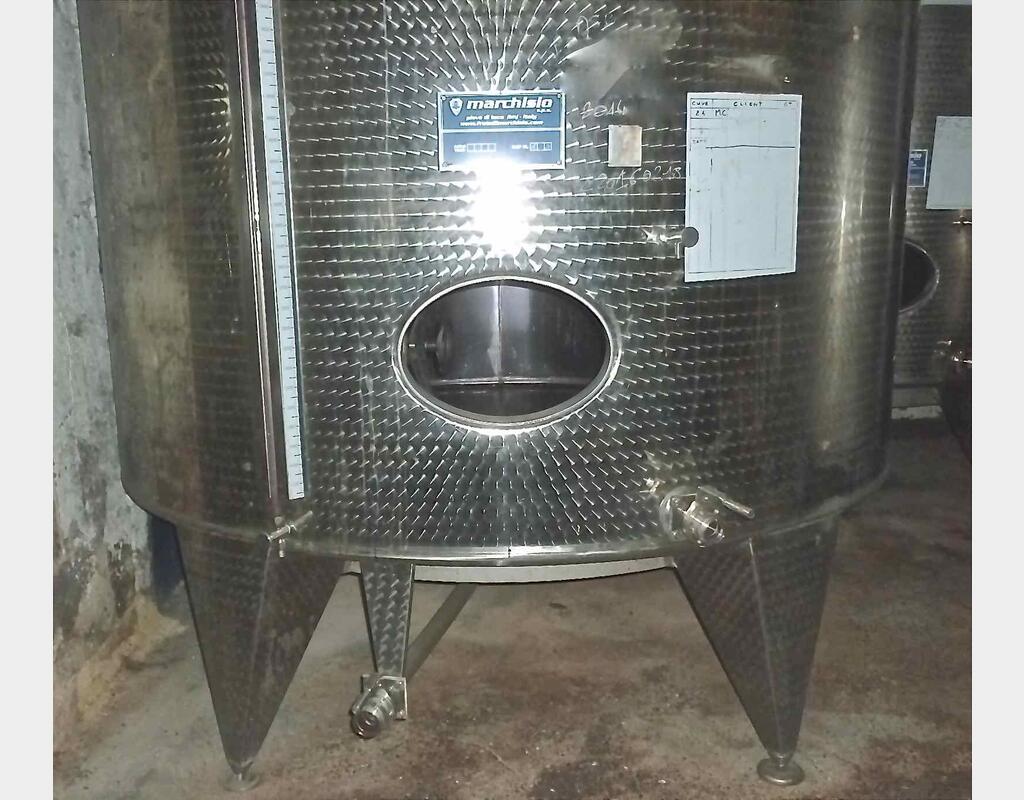 Cuve inox fermée sur pieds - Volume : 175 hls (17 500 litres)