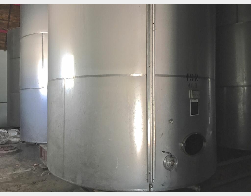 Cuve Inox cylindrique verticale - fond plat de 46 000 litres