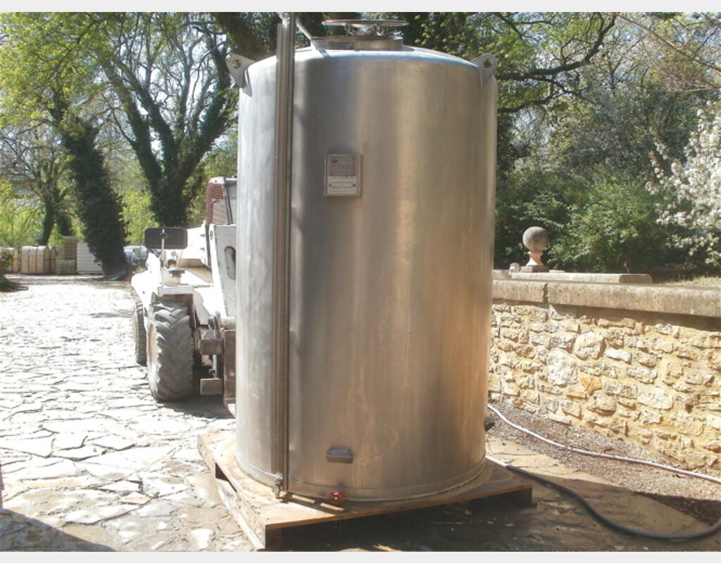 Cuve inox cylindrique verticale - Volume : 3000 litres