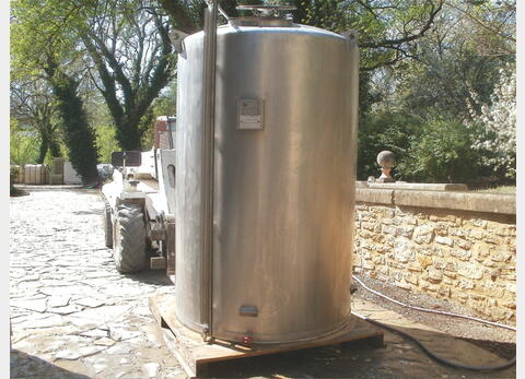 Cuve inox cylindrique verticale - Volume : 3000 litres