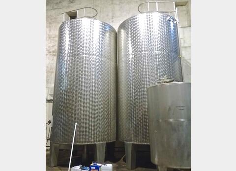 Cuve inox fermée sur pieds - Volume : 255 hls (25 500 litres)