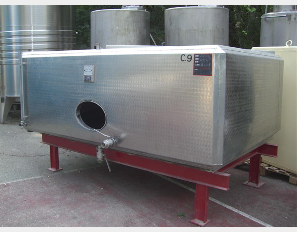 Cuve de stockage en INOX - Volume : 50 hecto (5000 litres)