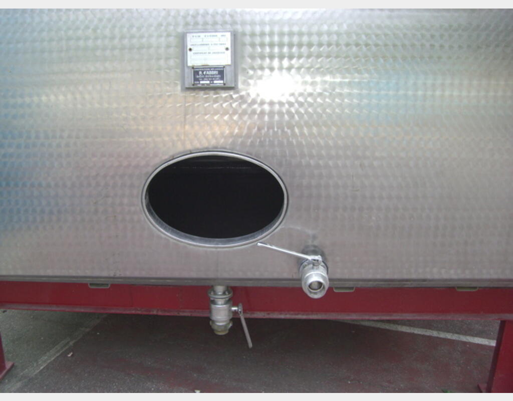 Cuve de stockage en INOX - Volume : 50 hecto (5000 litres)