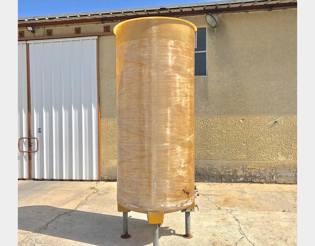 Cuve de stockage fibre de verre - Volume : 30 hectos (3000 litres