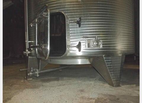 Cuve inox fermée sur pieds - Volume : 110 hls (11 000 litres)