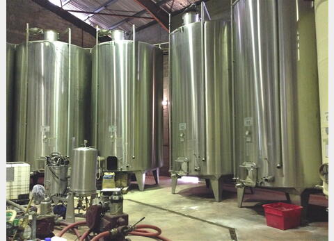 Cuve inox de vinification fermée - Volume : 30.000 litres (300 hecto)