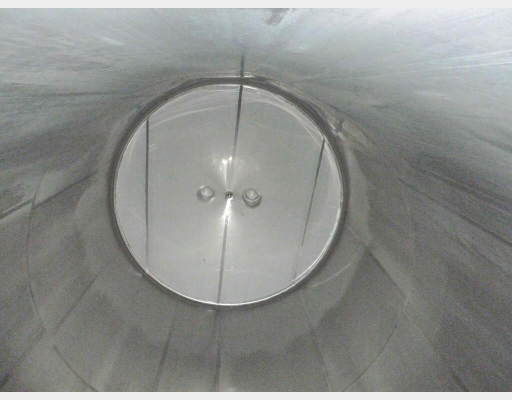 Cuve inox cylindrique verticale agitée - isolée fond plat capacité 1000 hls