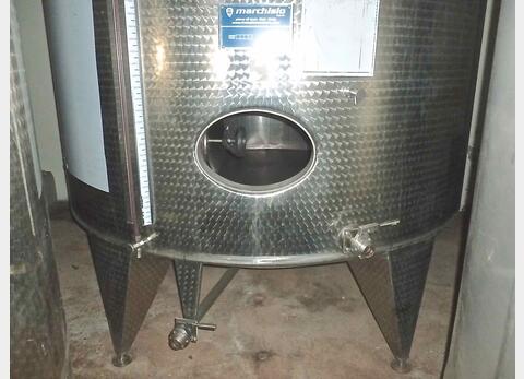 Cuve inox fermée sur pieds - Volume : 175 hls (17 500 litres)