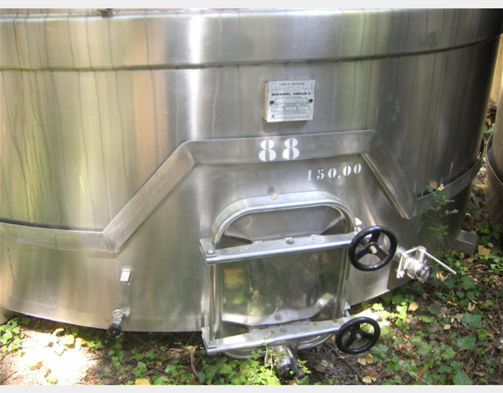 Cuve INOX sur pieds - Volume : 15.000 litres (150 hectos)