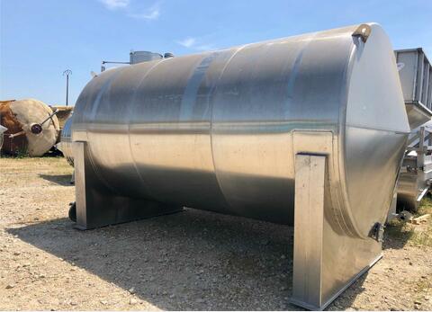 Stainless steel tank - Horizontal  - On stainless steel frame.