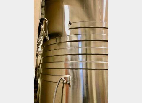 Closed stainless steel tank - Conical bottom on feet