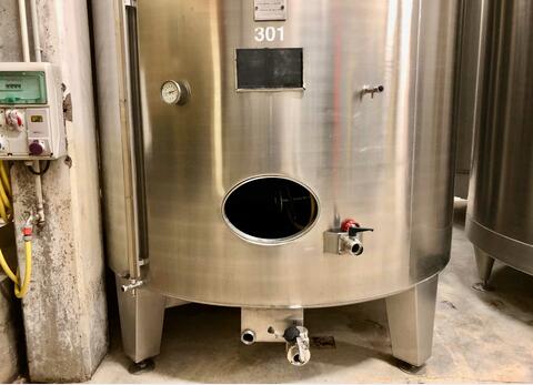 Stainless steel storage tank - On feet