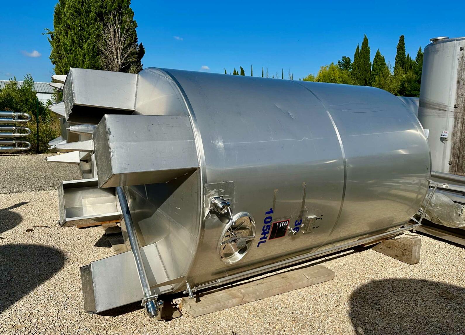 Stainless steel tank - Conical bottom - On feet