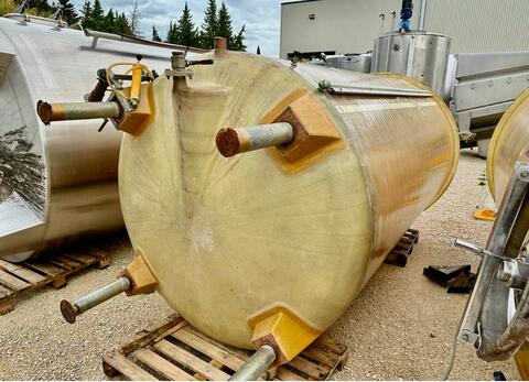 Fibre tank with movable ceiling - Free-standing tank