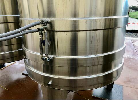 Cylindrical 304L stainless steel tank - Flat sloping bottom on feet