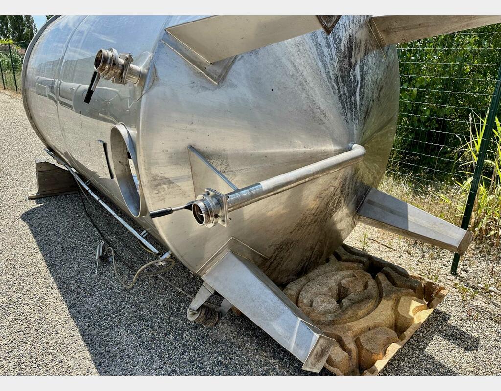 316 stainless steel tank with floating cap - Conical bottom on feet