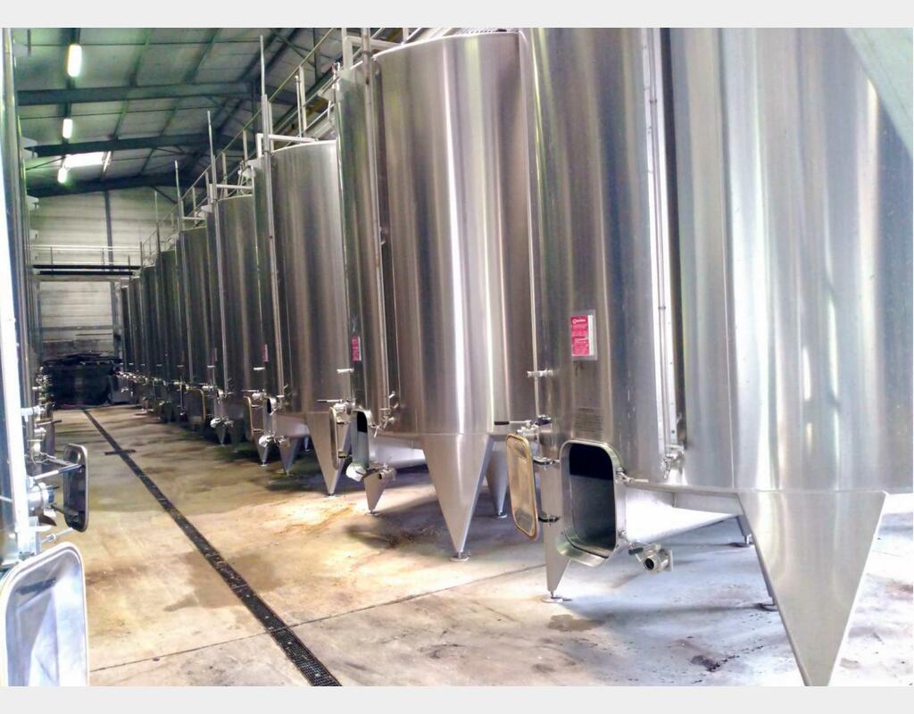 304 stainless steel vinification tank - Flat bottom - On legs