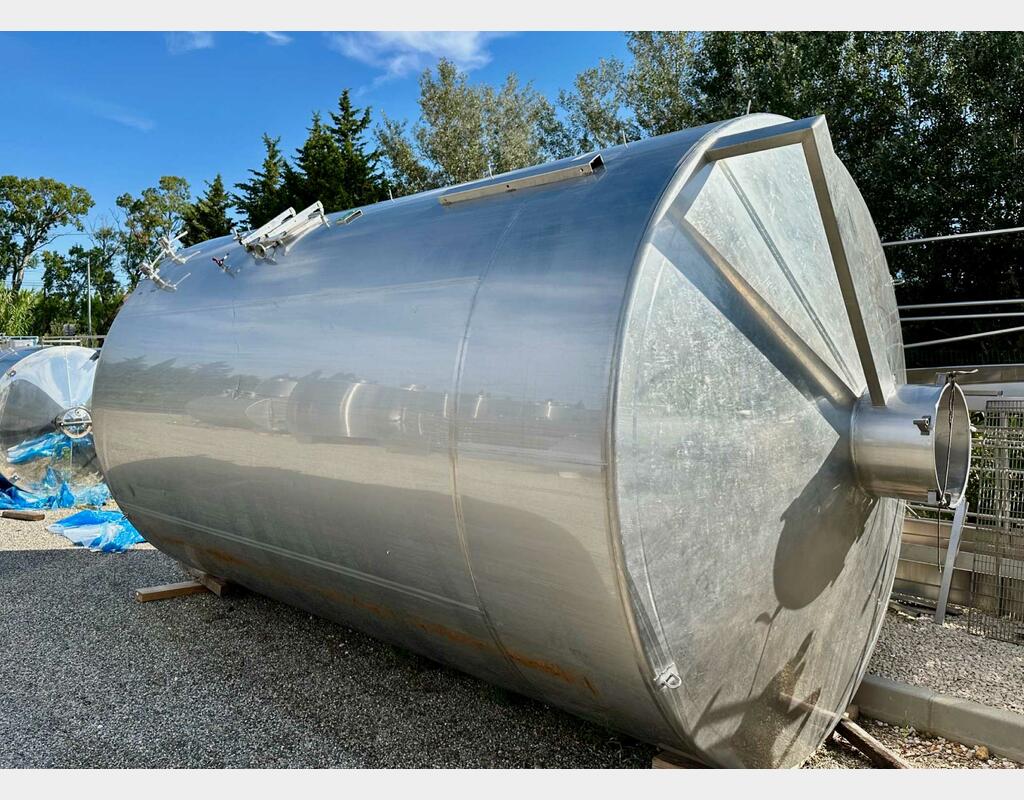 Flat-bottomed stainless steel tank - Storage