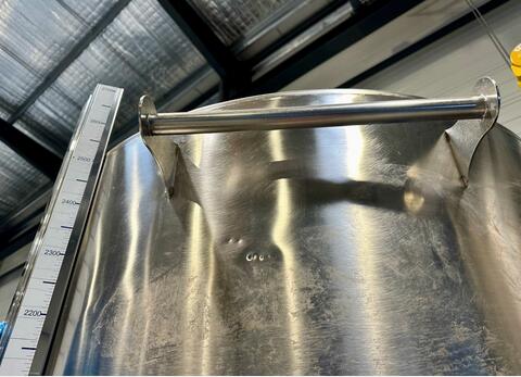 304 stainless steel tank - Closed - Curved bottom on feet