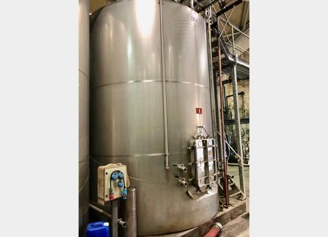 304 stainless steel tank - Closed - Self-draining - On sloping bottom skirt