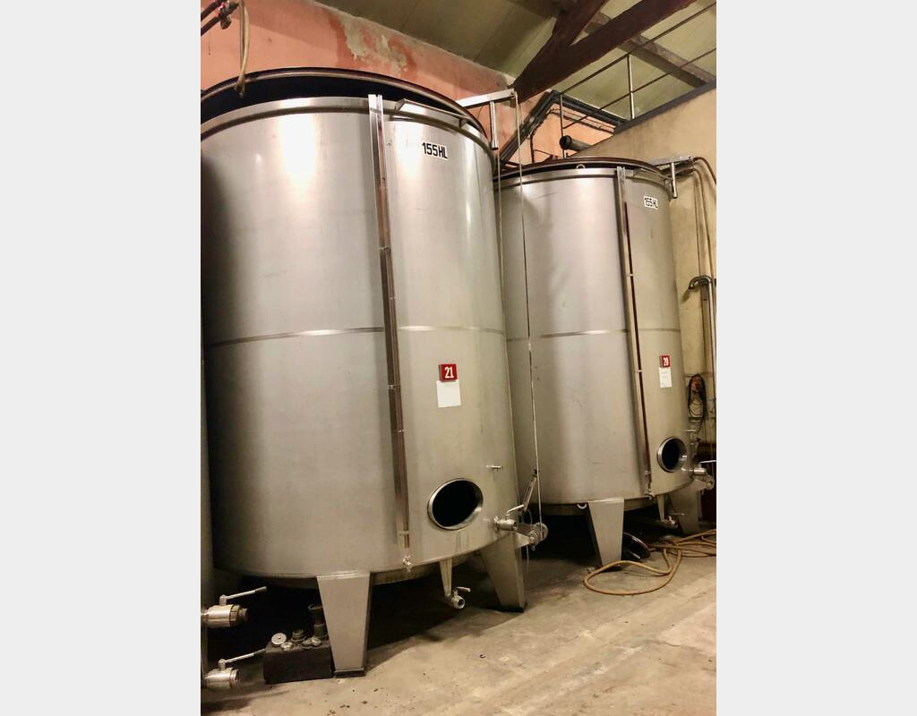 304 stainless steel tank - Cylindrical on feet - Conical bottom - Floating top