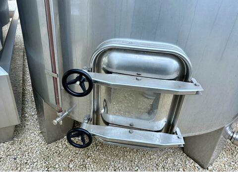 304 stainless steel tank - Closed - Conical bottom on feet