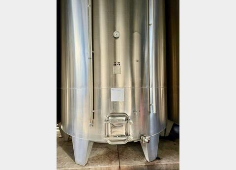 304 stainless steel tank - Closed - On feet