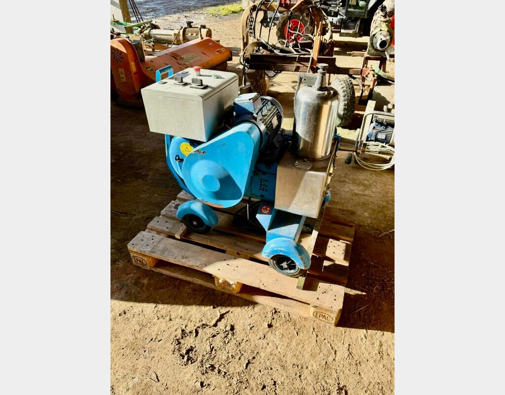 Stainless steel piston pump