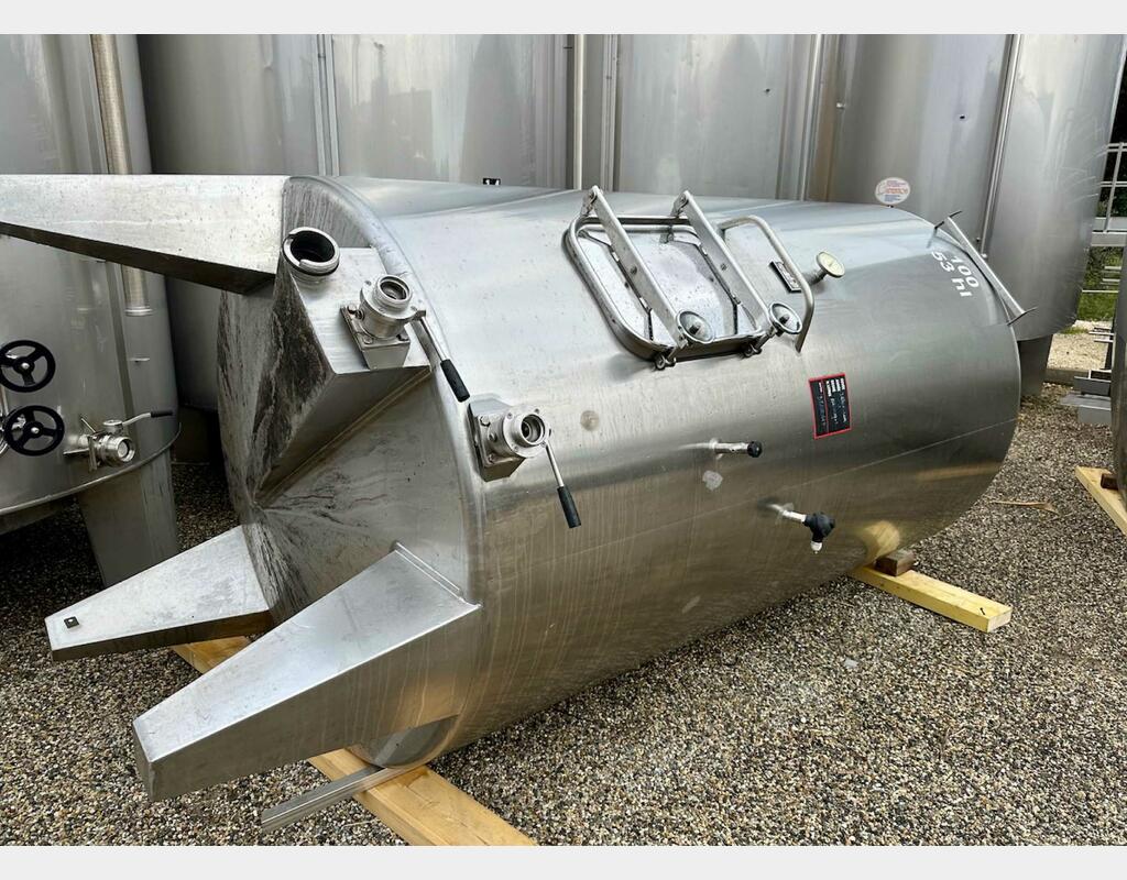 Closed stainless steel tank - Temperature-controlled - Storage