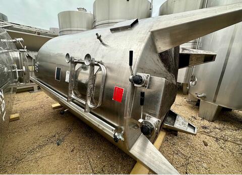 Closed stainless steel tank - Temperature-controlled - Storage