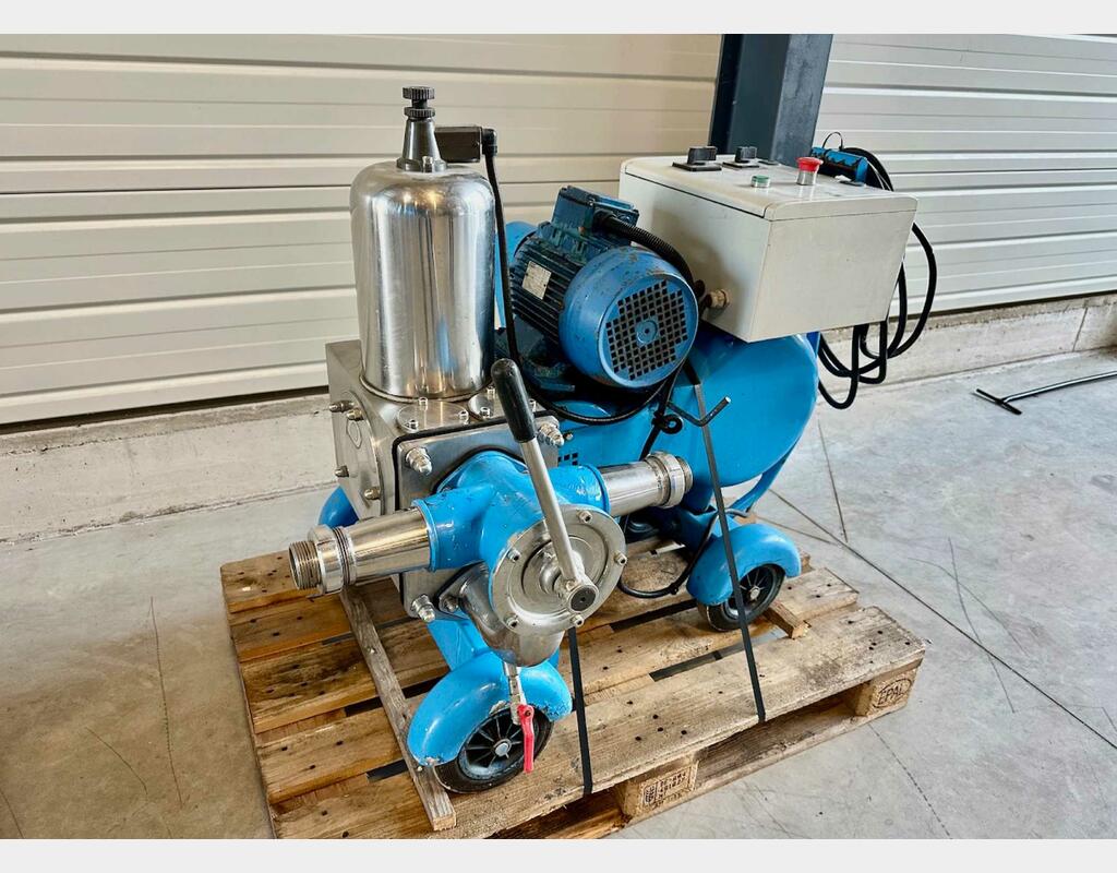 Stainless steel piston pump