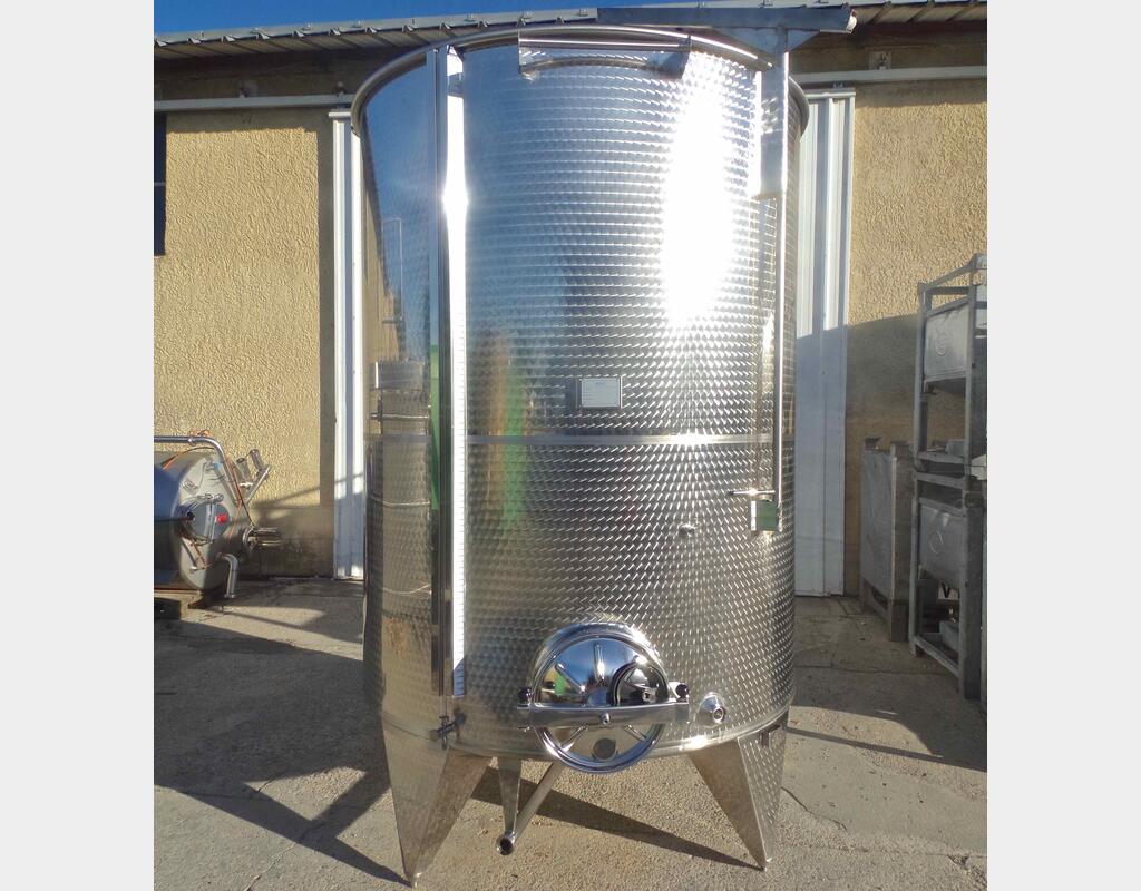 Cuve inox chapeau flottant - Volume de 5700 litres (57 hls)