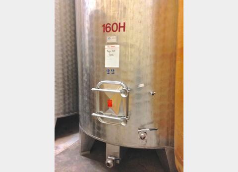 Cuve inox fermée sur pieds - Volume : 16 000 litres (160 hectos)