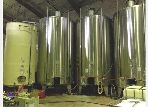 Cuve inox de vinification fermée - Volume : 30.000 litres (300 hecto)