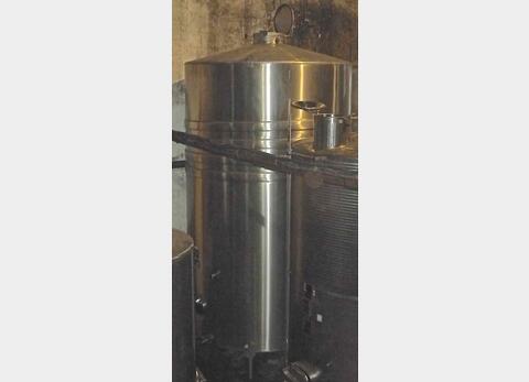 Cuve inox fermée sur pieds - Volume : 197 hls (19 700 litres)