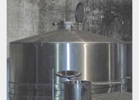 Cuve inox fermée sur pieds - Volume : 197 hls (19 700 litres)