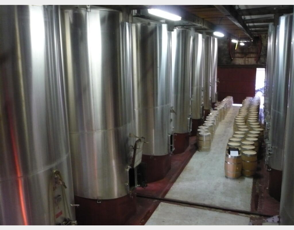 Cuve de stockage/vinification en INOX - Volume : 367 hectos (36700 litres)