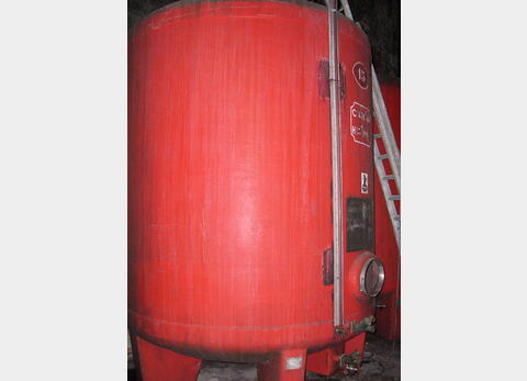 Cuve de stockage en polyester de 150hls - Cylindrique verticale fond bombé .