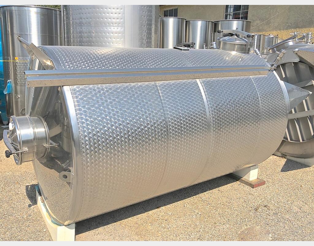 Cuve Inox fermée sur pieds - Volume : 5300 litres